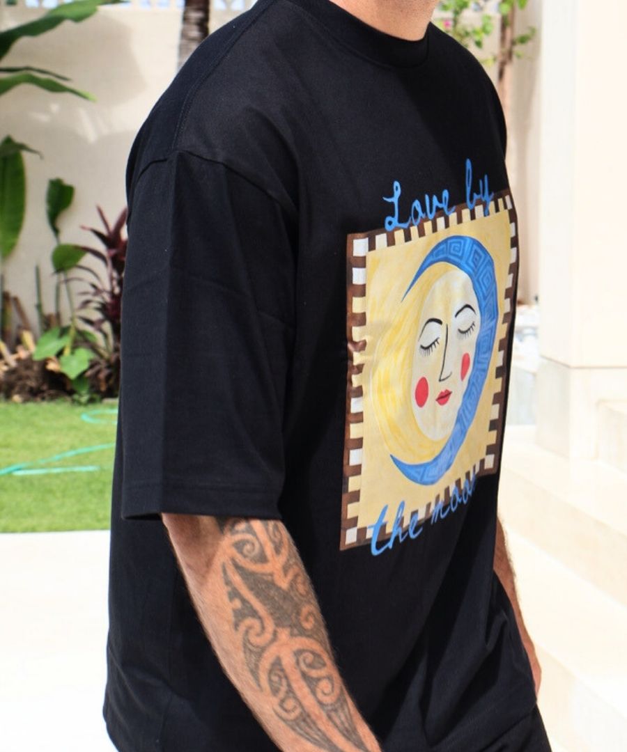 Love by the moon Tee