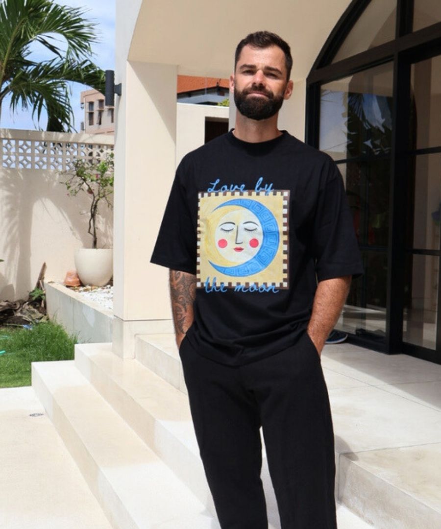 Love by the moon Tee